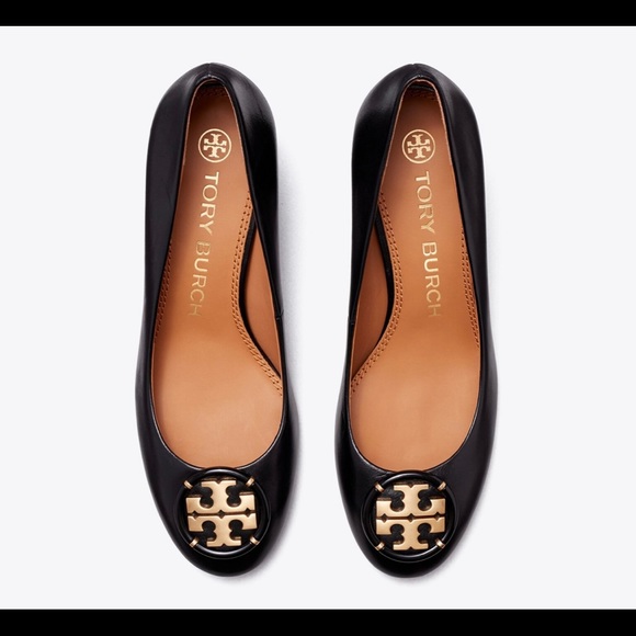 Tory Burch Black Leather Pumps (like new)